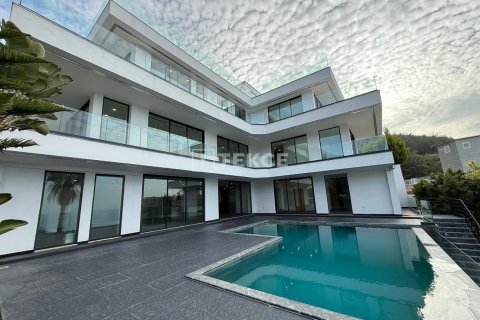 6 bedrooms Villa in Alanya, Turkey No. 122593