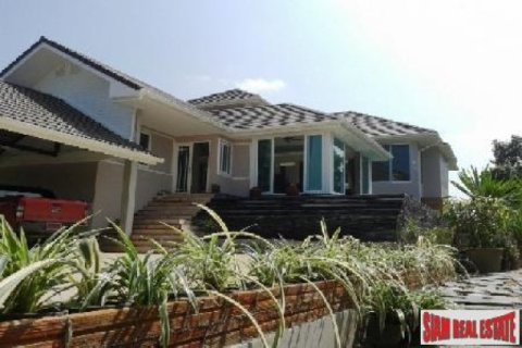 5 bedrooms Villa in Jomtien Beach, Thailand No. 96484 1