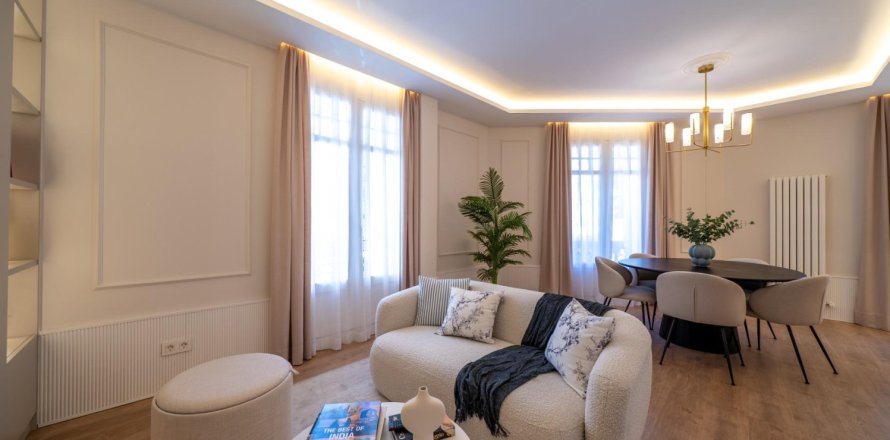 2 bedrooms Apartment in Madrid, Spain No. 124740