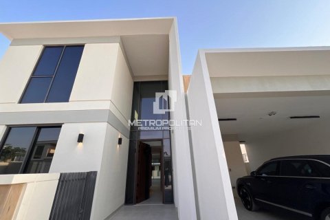 5 bedrooms Villa in Dinh Xuyen, Vietnam No. 94137 2