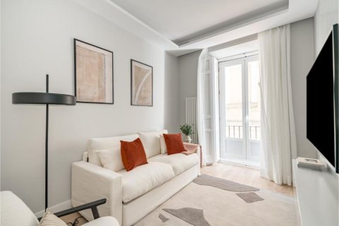 2 bedrooms Apartment in Madrid, Spain No. 26921