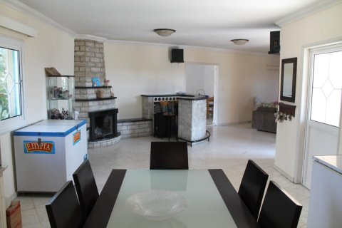 5 bedrooms Villa in Limassol, Cyprus No. 105836 4