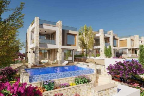 5 bedrooms House in Chloraka, Cyprus No. 42968 1