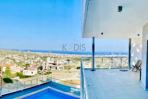 5 bedrooms Villa in Agios Athanasios, Cyprus No. 74137 9