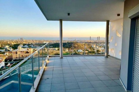 5 bedrooms Villa in Agios Athanasios, Cyprus No. 74137 10