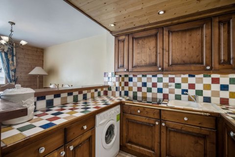 3 dormitorios Apartment en Les Belleville, France No. 99450 5