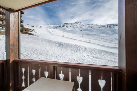 3 dormitorios Apartment en Les Belleville, France No. 99450 1