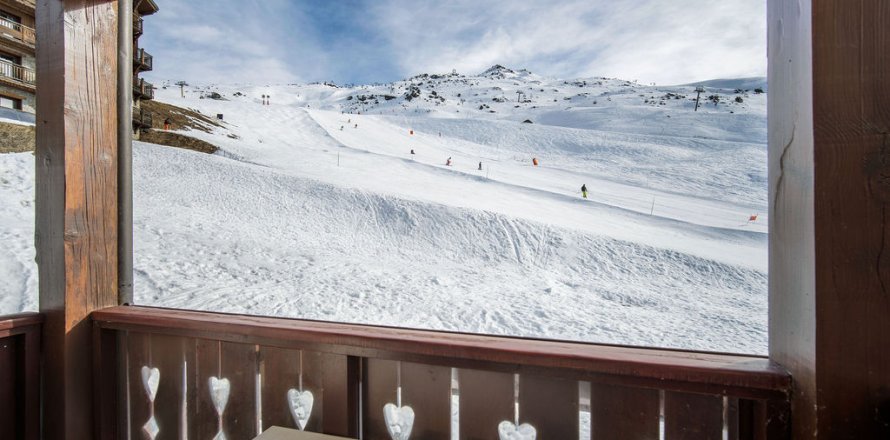 3 dormitorios Apartment en Les Belleville, France No. 99450