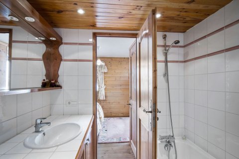 3 dormitorios Apartment en Les Belleville, France No. 99450 8