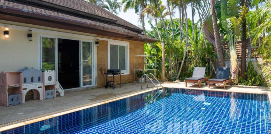 3 bedrooms Villa in Rawai, Thailand No. 95653
