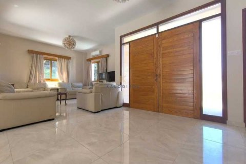 5 bedrooms House in Larnaca, Cyprus No. 101418 2