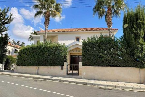 5 bedrooms House in Larnaca, Cyprus No. 101418 4