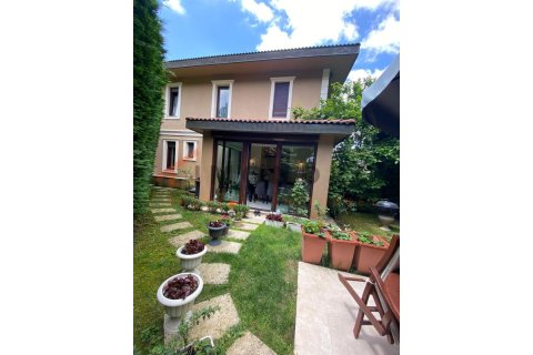 8 bedrooms Villa in Phu An, Vietnam No. 115564 1