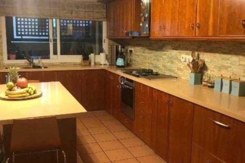 5 bedrooms Villa in Limassol, Cyprus No. 77211 16