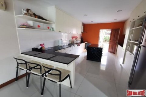 5 bedrooms Office in Bangkok, Thailand No. 96967 9