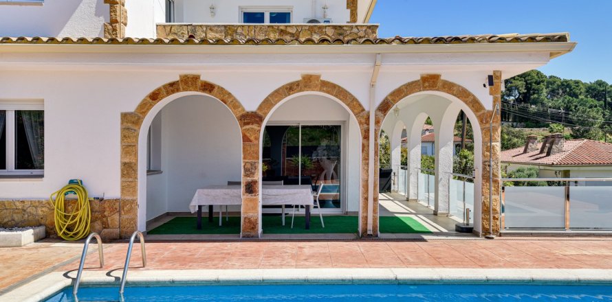 5 bedrooms House in Lloret de Mar, Spain No. 27617