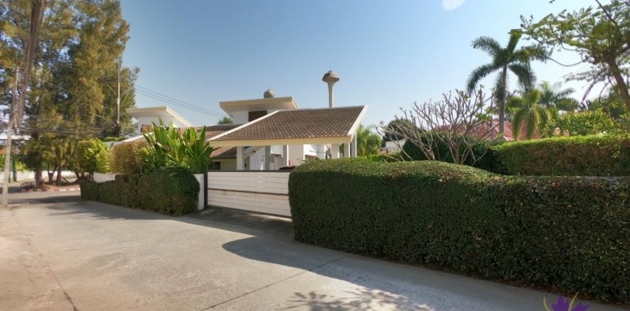 2 bedrooms House in Chiang Mai, Thailand No. 97705