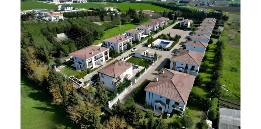 5 dormitorios Villa en Silivri, Turkey No. 125032