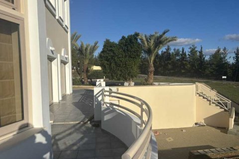 Дом с 4 спальнями в Лация, Кипр №101881 5