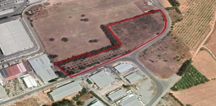 13610m² Land in Kato Polemidia, Cyprus No. 35918