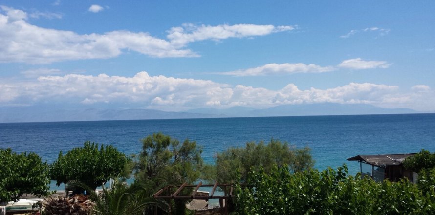 Дом с 6 комнатами в Ахайя, Греция №108138