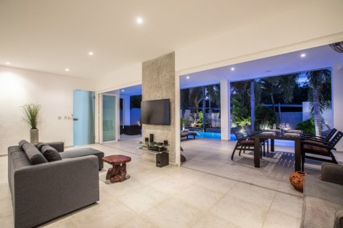 180m² Villa in Phuket, Thailand No. 97411 5