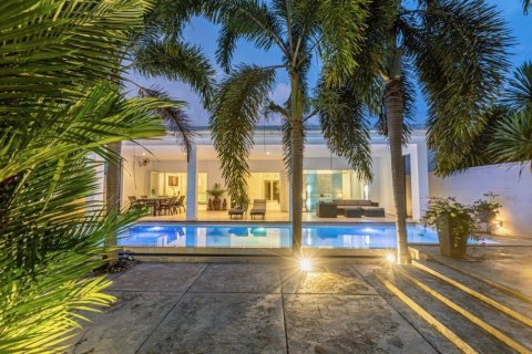 180m² Villa in Phuket, Thailand No. 97411 22