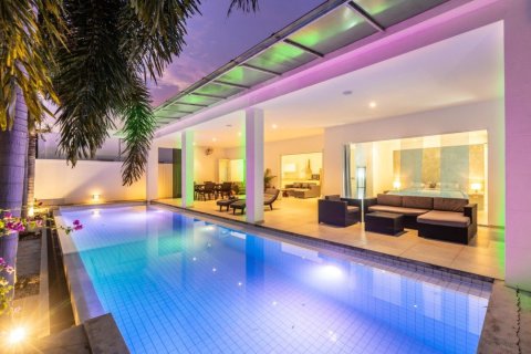 180m² Villa in Phuket, Thailand No. 97411 2