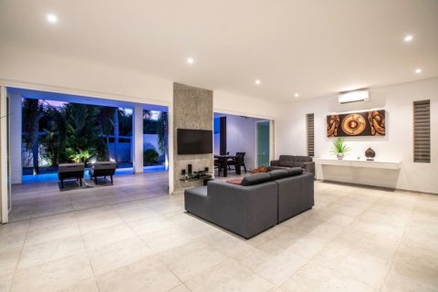 180m² Villa in Phuket, Thailand No. 97411 6