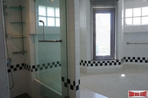 Дом с 3 спальнями в Бангкок, Таиланд №98264 12