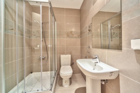 3 bedrooms Apartment in Nicosia, Cyprus No. 105670 6