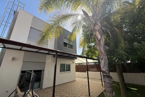 4 chambres House à Kato Polemidia, Cyprus No. 84342 1