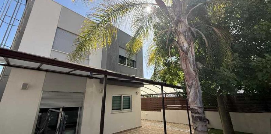 4 chambres House à Kato Polemidia, Cyprus No. 84342