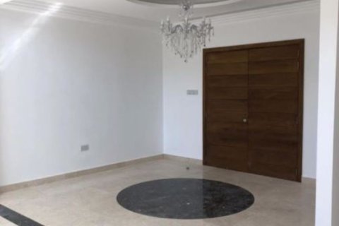 4 bedrooms Villa in Chloraka, Cyprus No. 66447 6