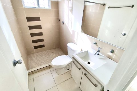 Дом с 3 спальнями в Barrio Colon, Панама №128298 9