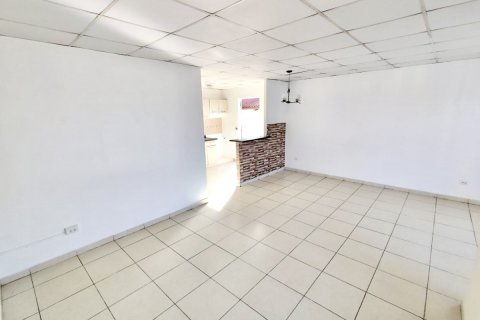 Дом с 3 спальнями в Barrio Colon, Панама №128298 3