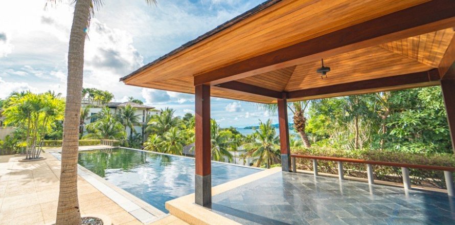 4 bedrooms Villa in Kamala, Thailand No. 97178