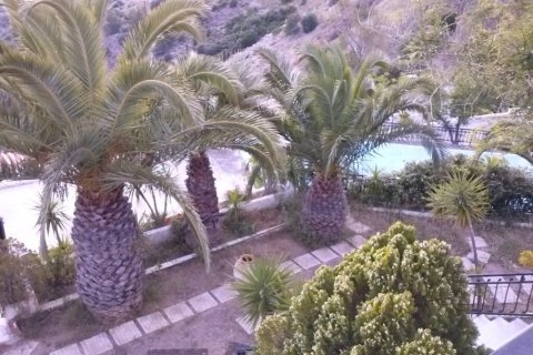 4 bedrooms Villa in Loutraki, Greece No. 51572 3
