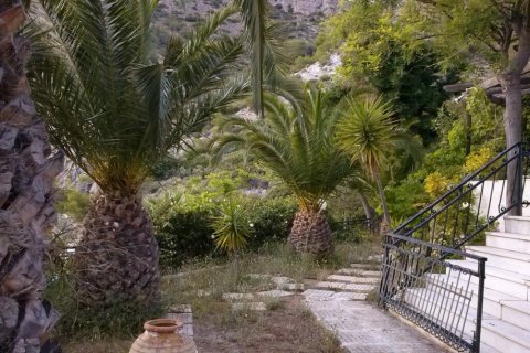 4 bedrooms Villa in Loutraki, Greece No. 51572 11