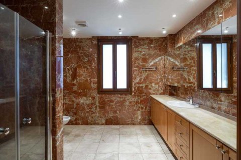 5 bedrooms House in Paphos, Cyprus No. 72798 11