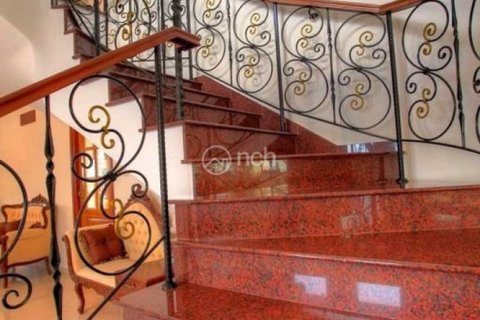 6 bedrooms Villa in Limassol, Cyprus No. 74486 9