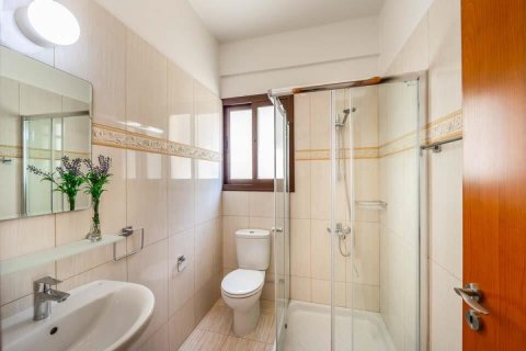 4 rooms Villa in Paphos, Cyprus No. 107043 7