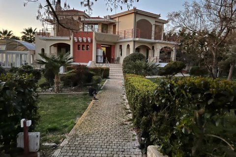4 bedrooms Villa in Central Greece, Greece No. 104915 1