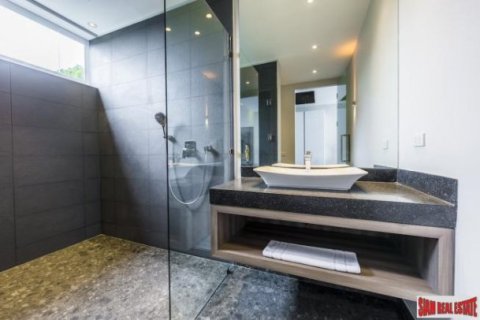 6 bedrooms Villa on the Chaweng Beach, Thailand No. 96224 3