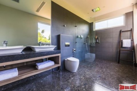 6 bedrooms Villa on the Chaweng Beach, Thailand No. 96224 28