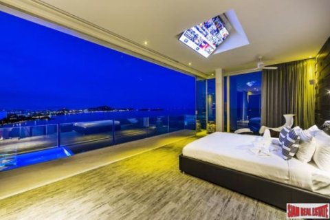 6 bedrooms Villa on the Chaweng Beach, Thailand No. 96224 11