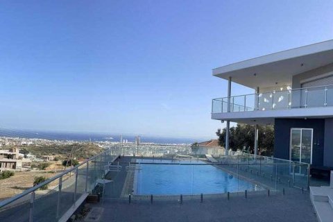 5 bedrooms House in Agios Athanasios, Cyprus No. 29955 11