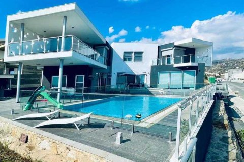5 bedrooms House in Agios Athanasios, Cyprus No. 29955 1