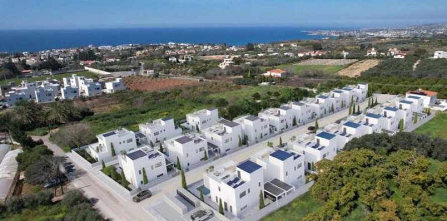 4 bedrooms House in Kissonerga, Cyprus No. 100394