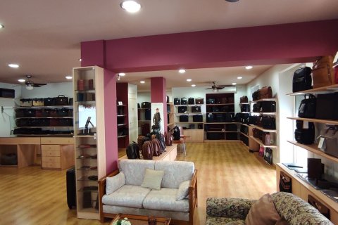 312m² Building in Athens, Greece No. 56359 3